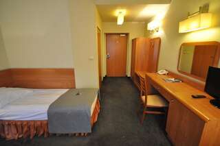 Отель Hotel Malinowski Economy Гливице Двухместный номер Делюкс с 2 отдельными кроватями-9